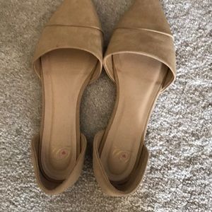Nude point flats